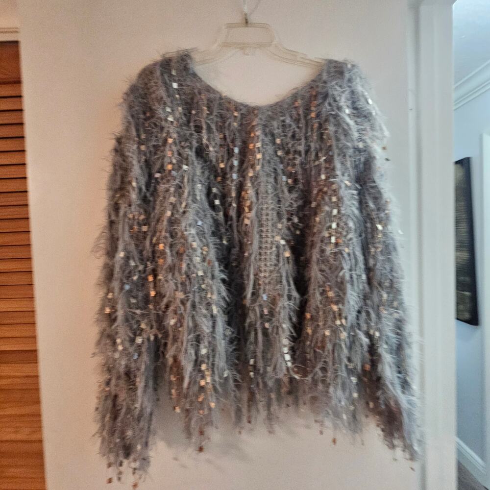 Women's/ Juniors Cropped Sweater Size Small